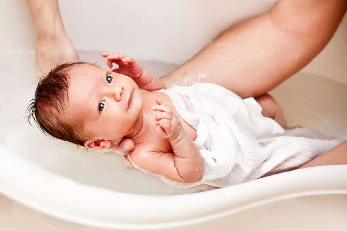 Trousse de toilette bébé: que prévoir?