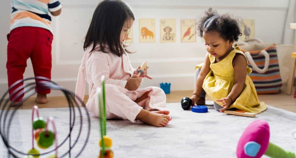 Parcours de motricité avec tapis crèche