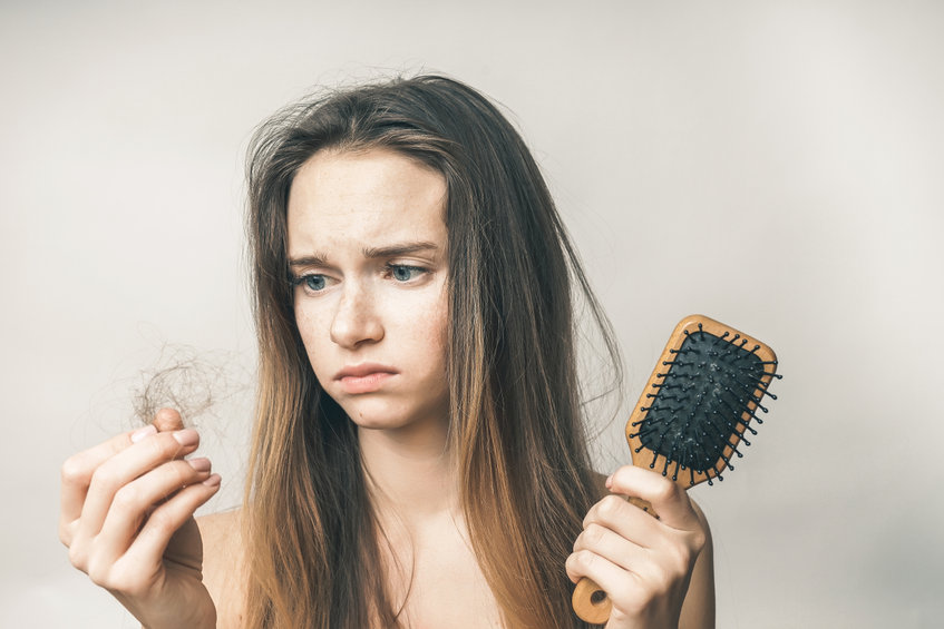 Cheveux abîmés : quels soins réaliser 